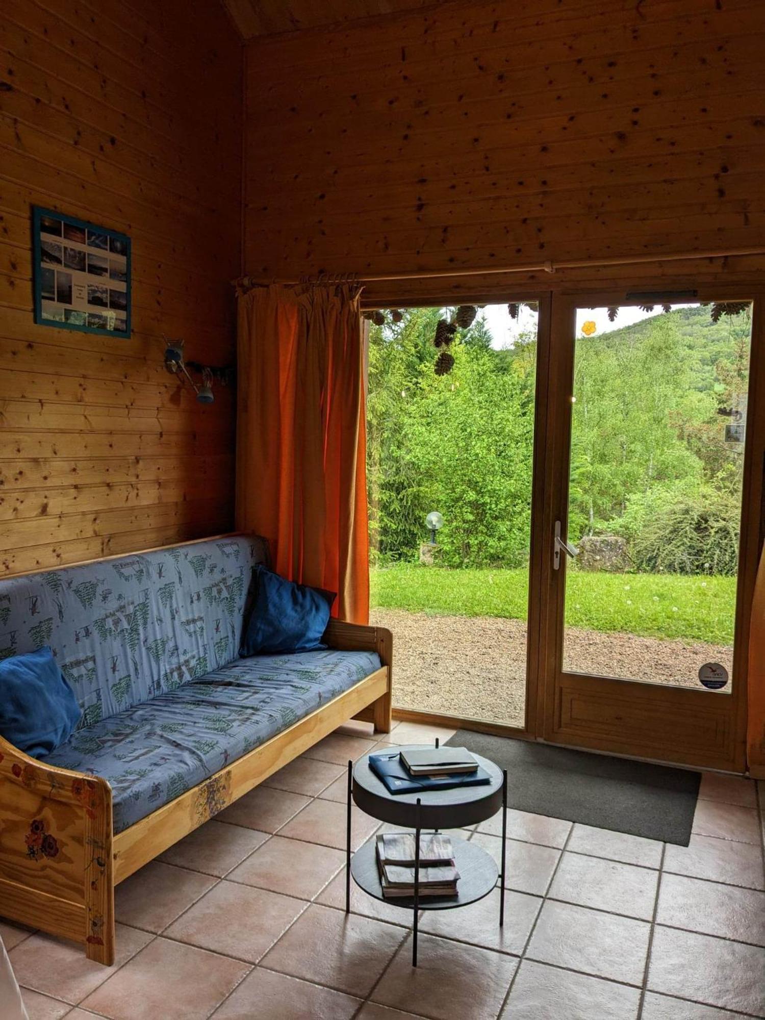 Les Chalets De La Vigne Grande Saint-Floret Exteriér fotografie