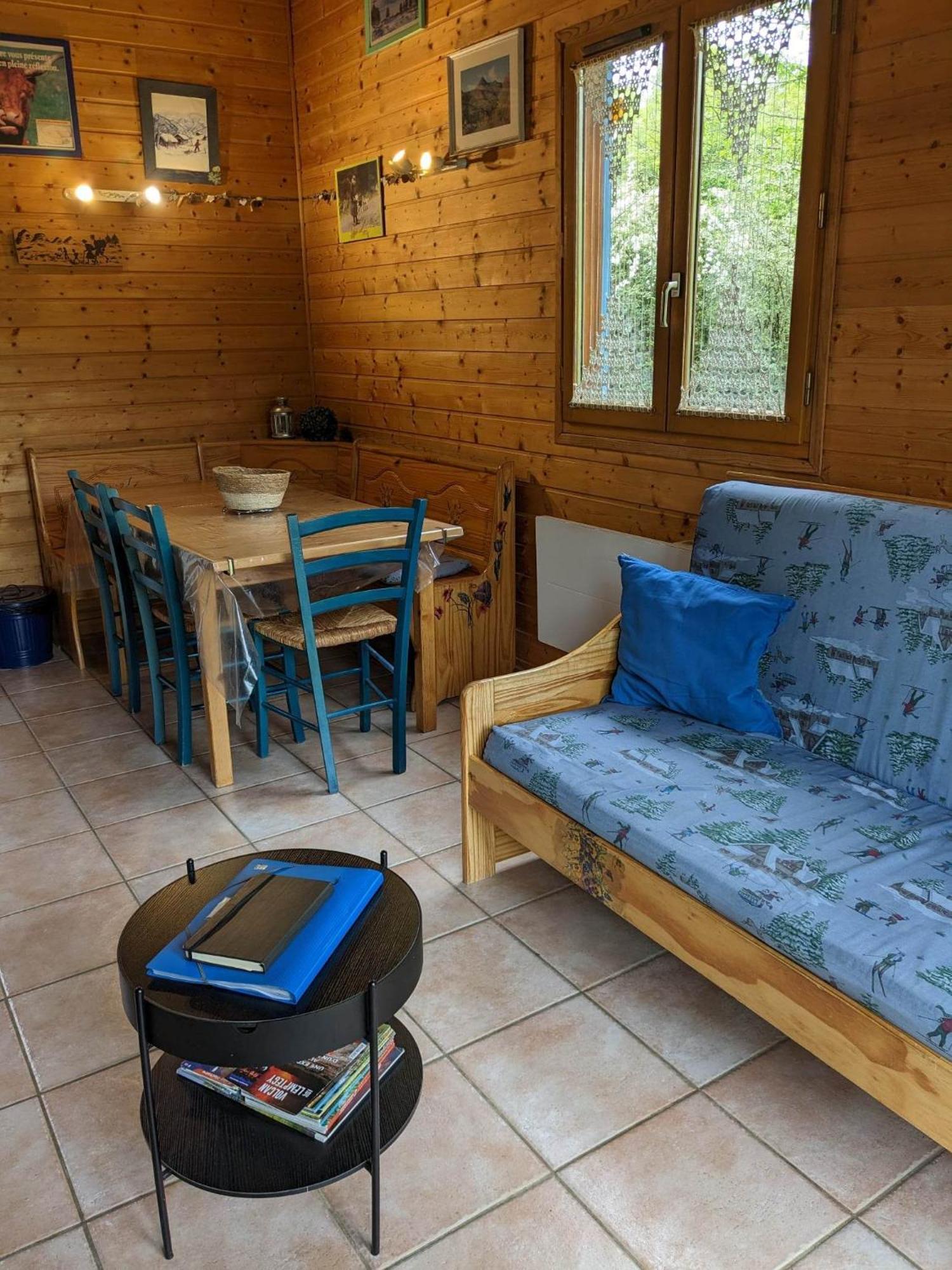 Les Chalets De La Vigne Grande Saint-Floret Exteriér fotografie