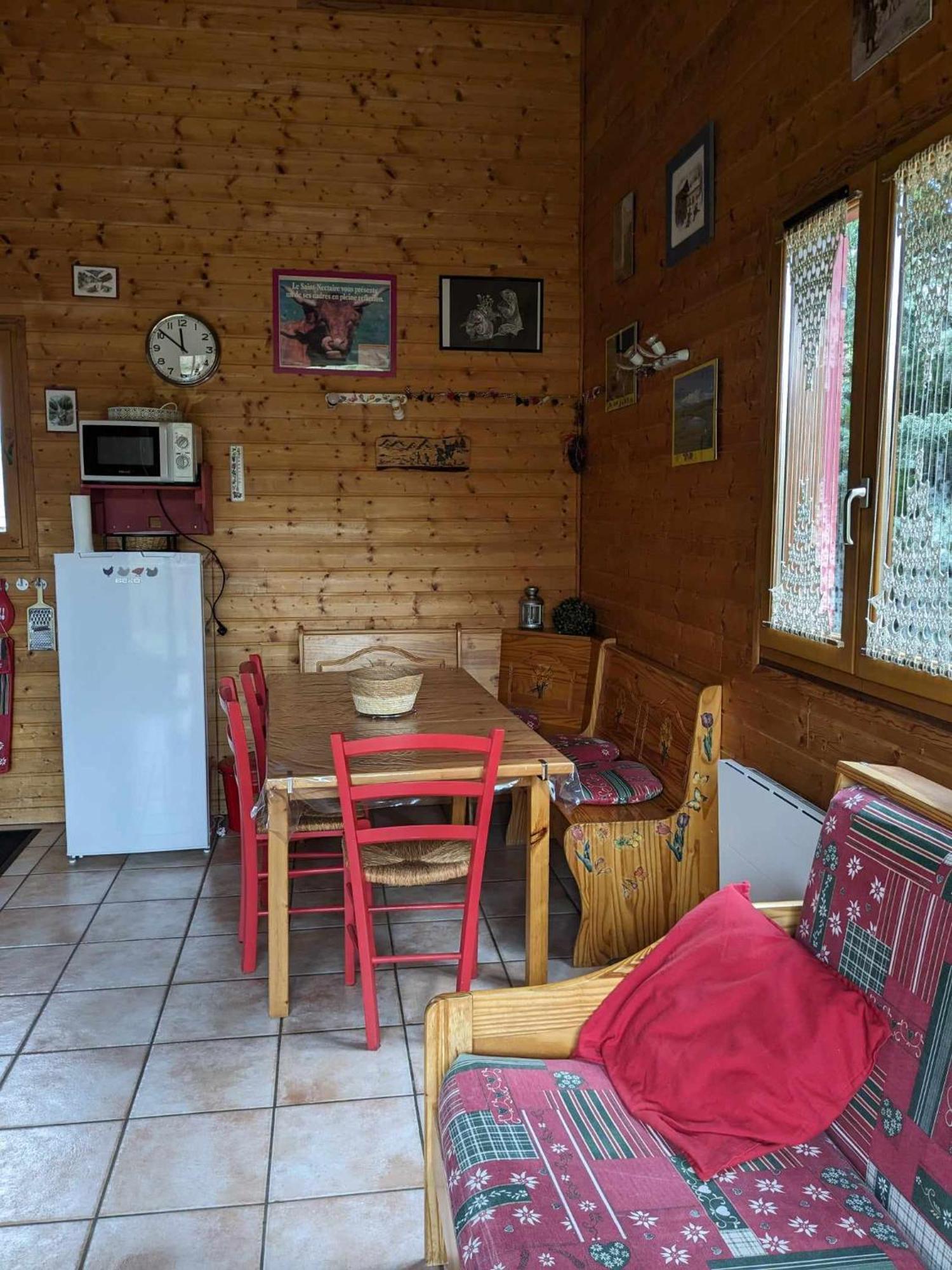 Les Chalets De La Vigne Grande Saint-Floret Exteriér fotografie